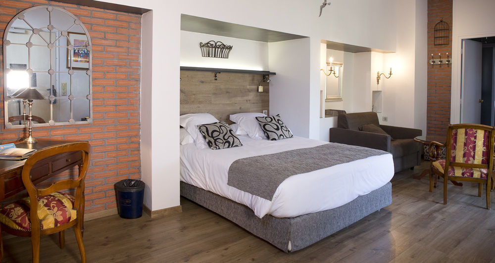 Hotel La Casa Pairal كولِيورْ المظهر الخارجي الصورة